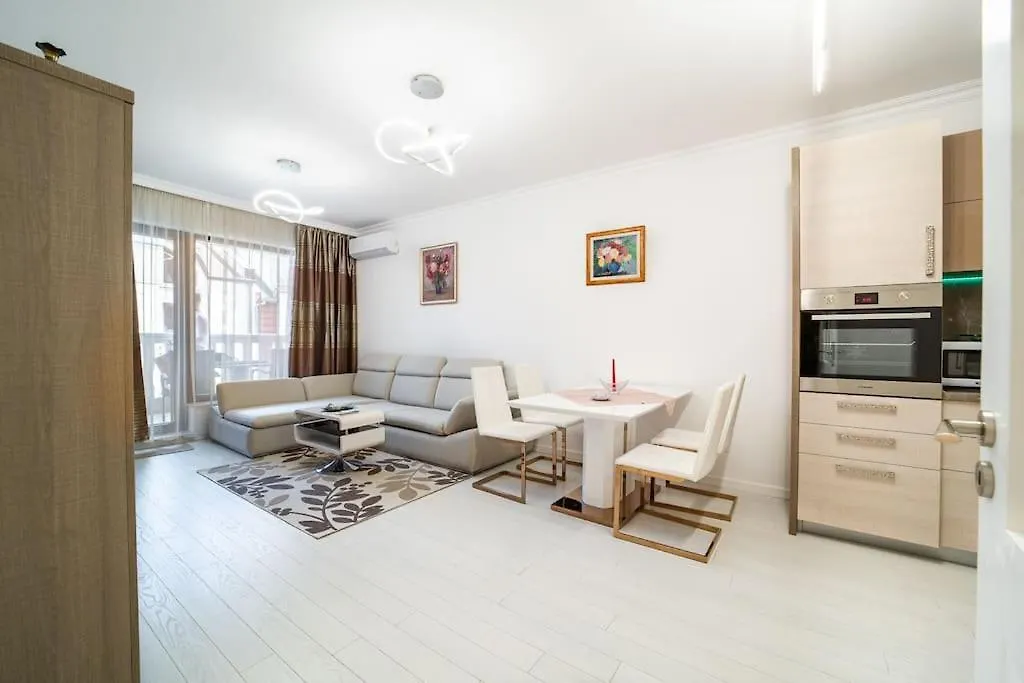 Grand Karavel Top Center Lux Apartment Varna Bulgarien