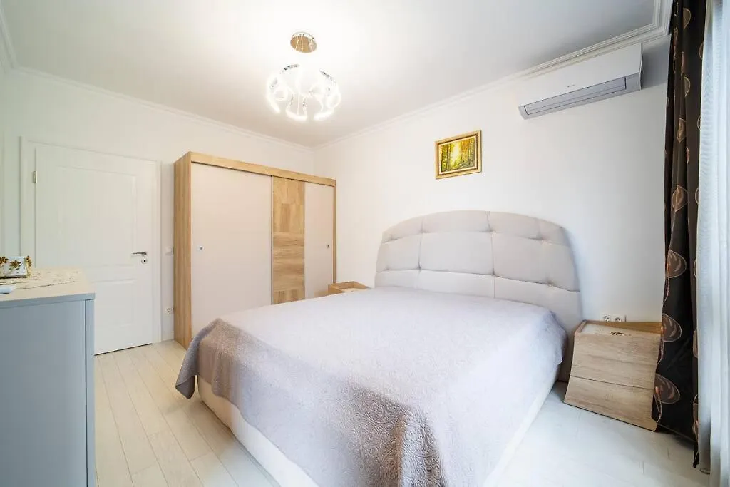 Grand Karavel Top Center Lux Apartment Varna 0*,  Bulgaria