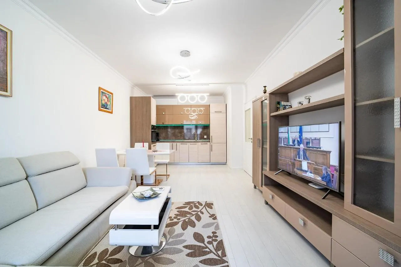 Grand Karavel Top Center Lux Apartment Varna